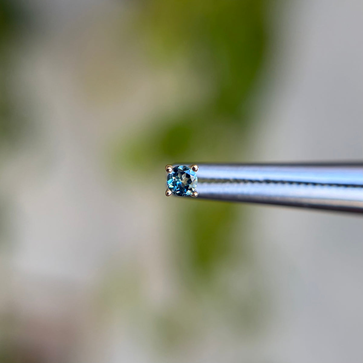 Prong Set London Blue Topaz - Threadless End