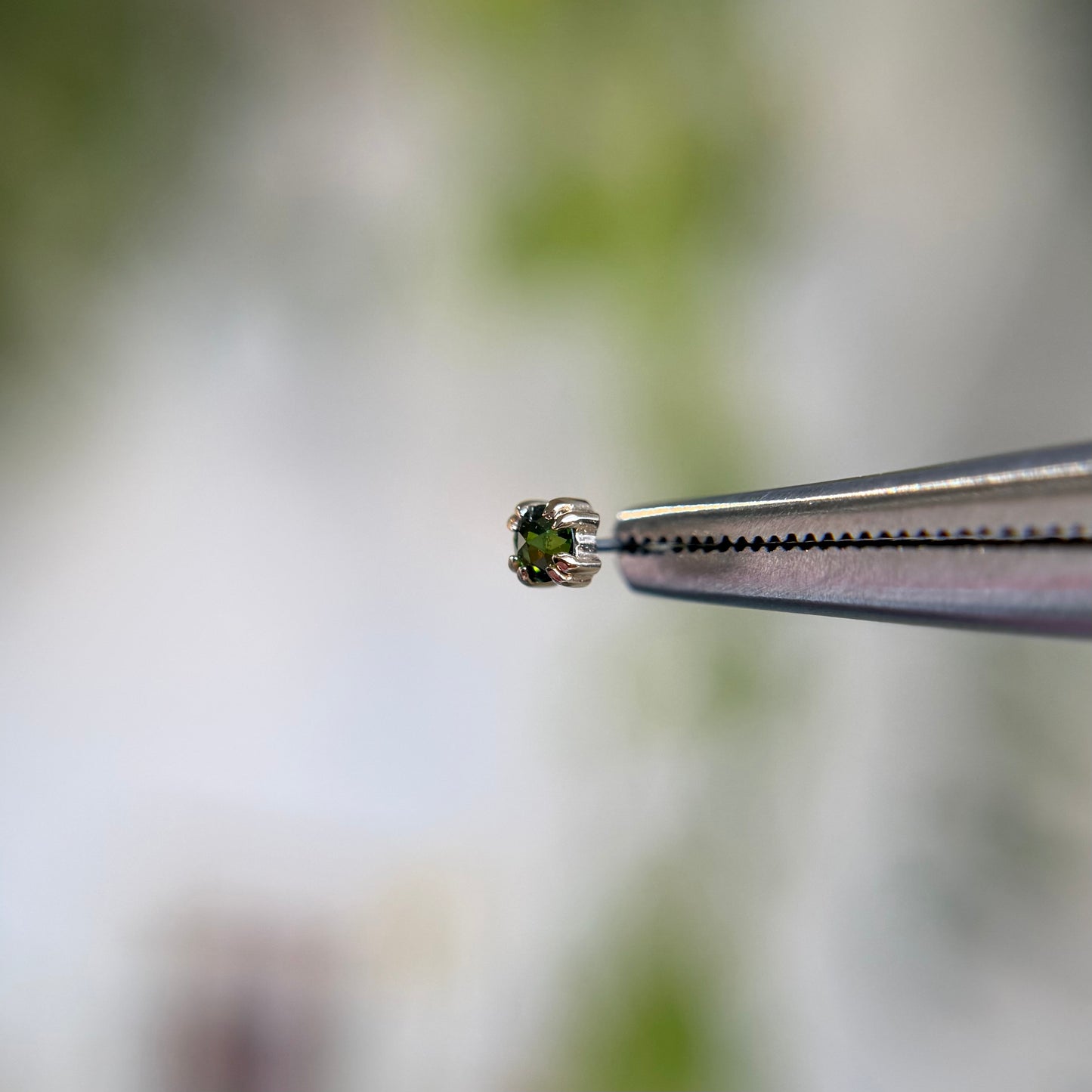 Kai - 2.5mm Rose Cut Green Diamond - Threadless End