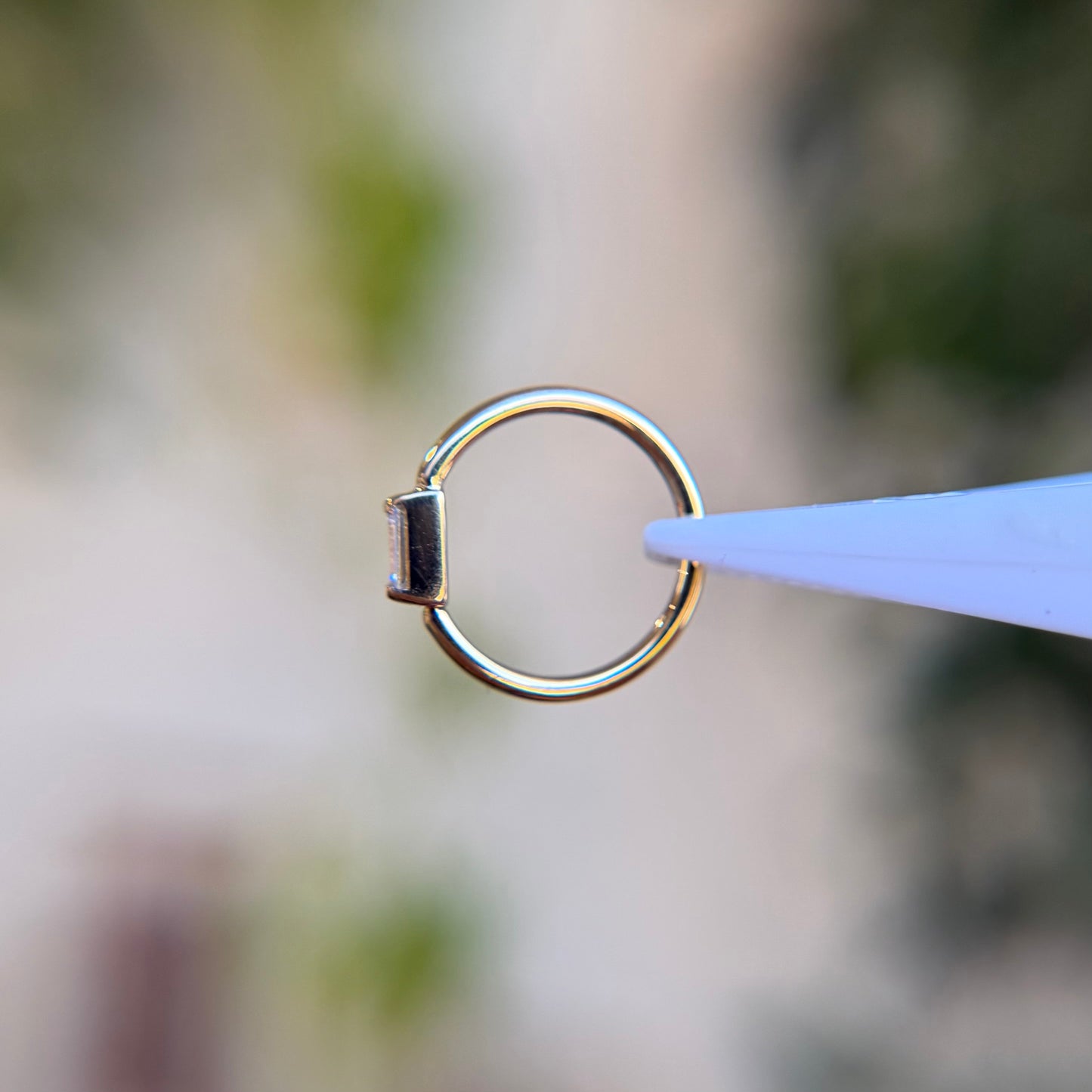 Seamless Fixed Bead Ring - Vertical Baguette