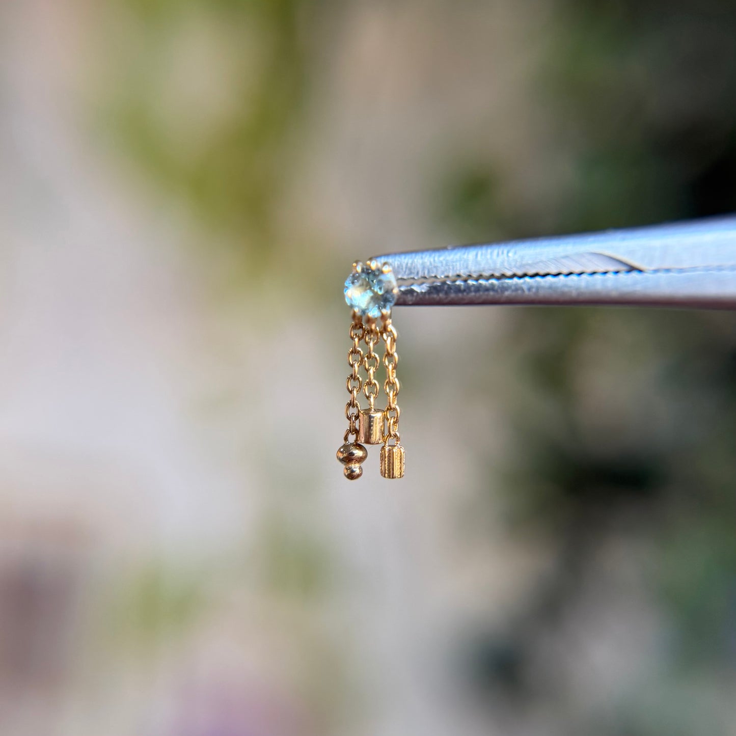 1000% 3 Drops - Pale Blue Topaz - Threadless End