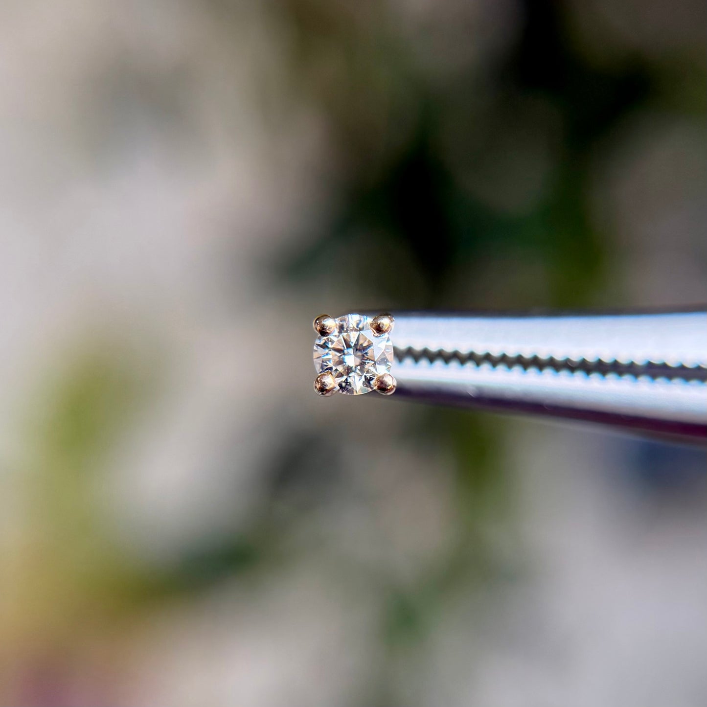 Genuine White Diamond Prong - Threadless End