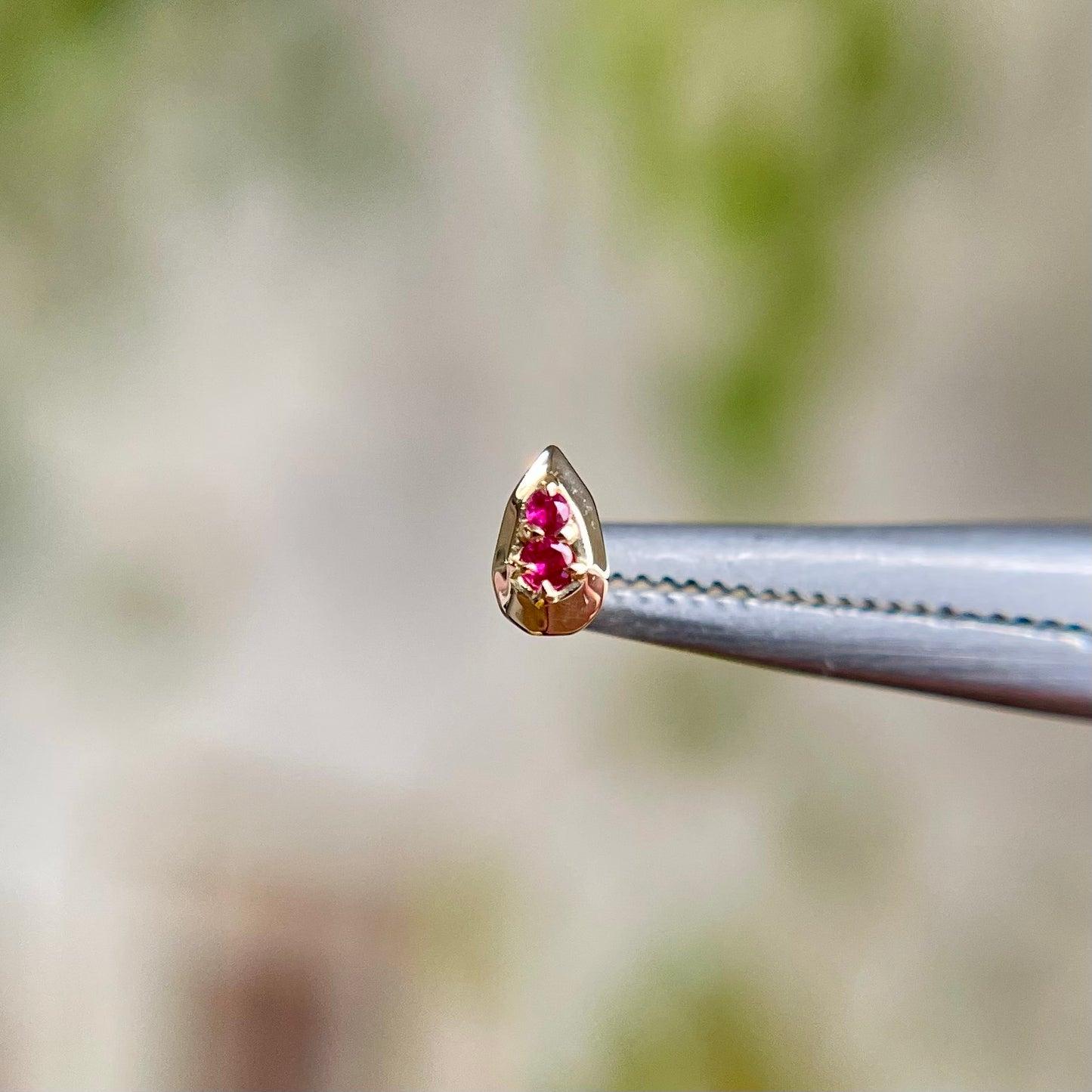 Hydro Gem - Ruby - Threadless End