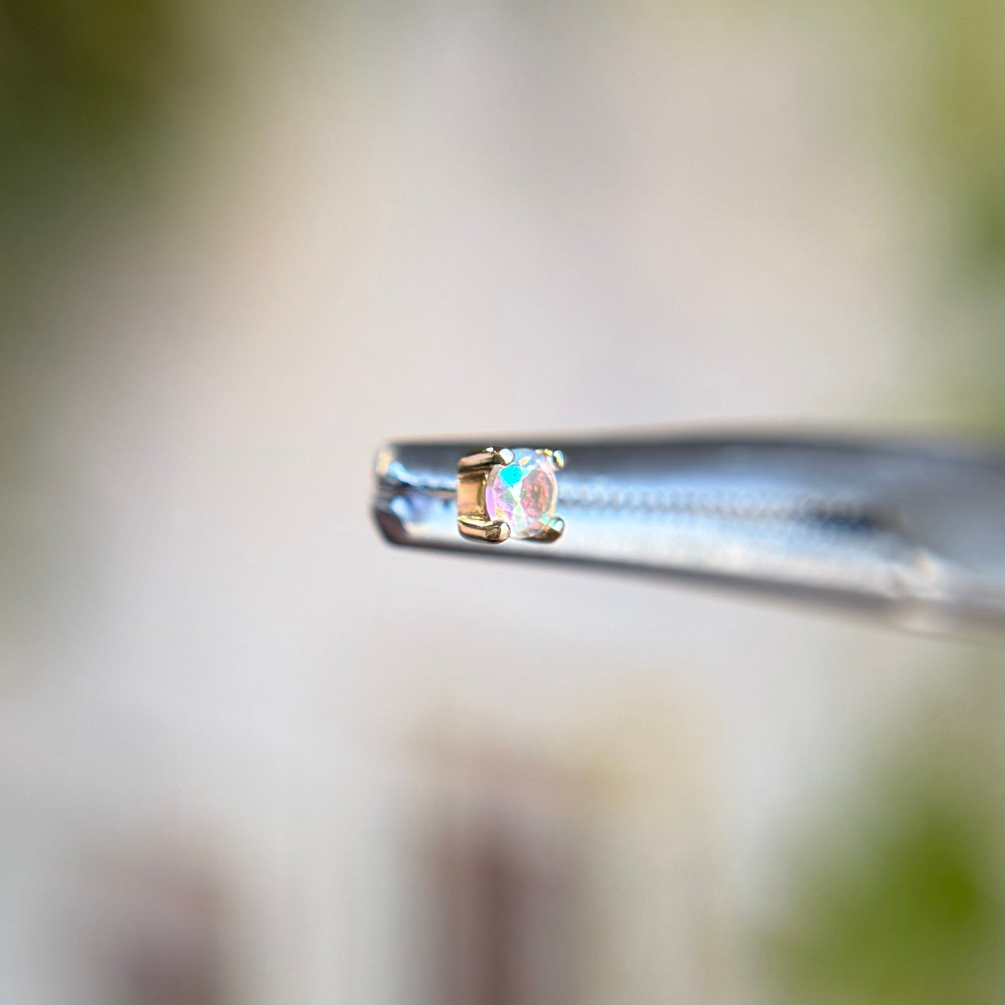 Mercury Mist Topaz Prong - Threadless End
