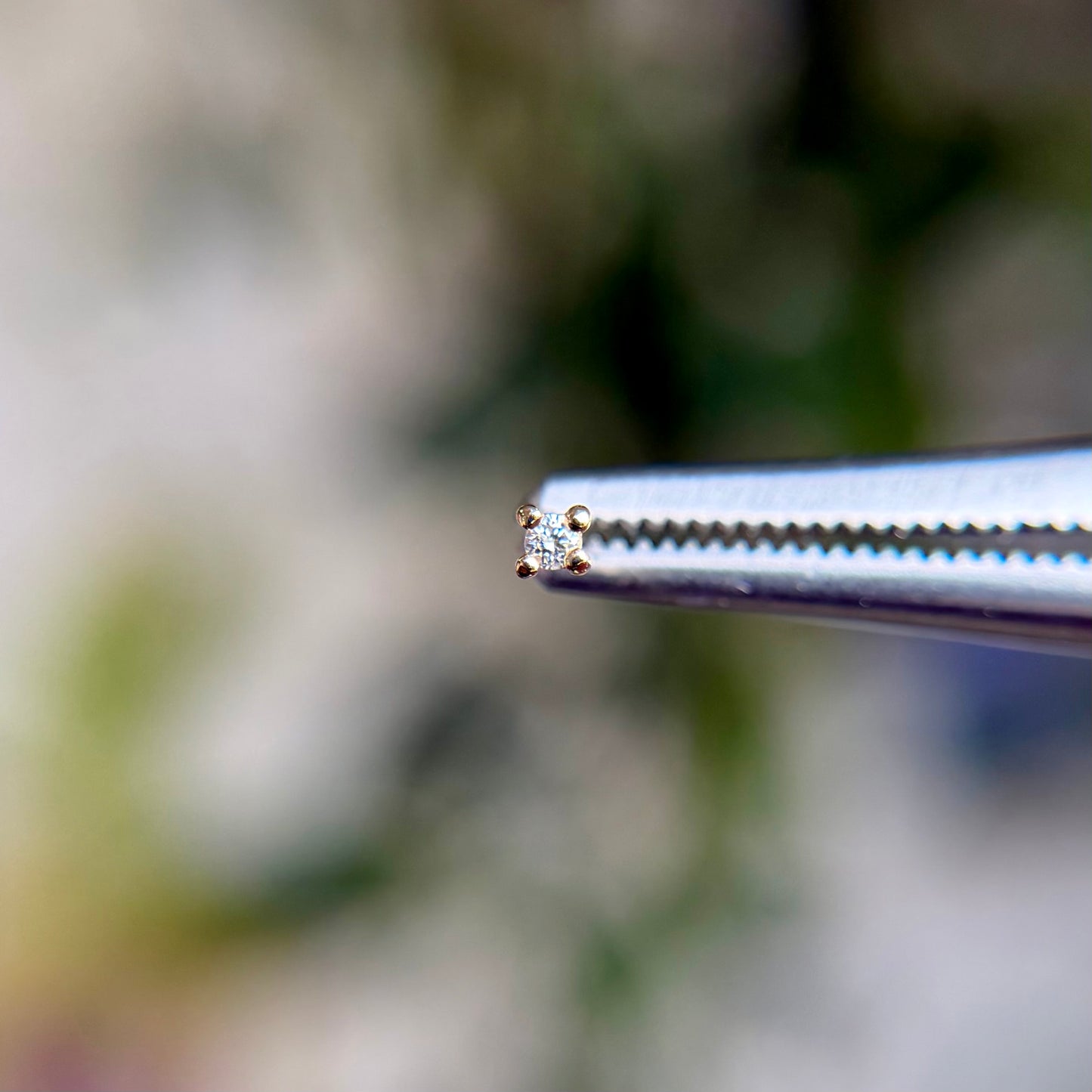 Genuine White Diamond Prong - Threadless End