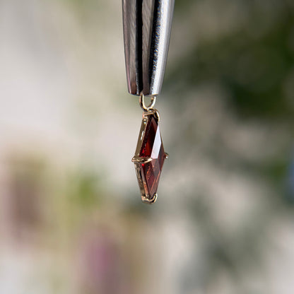 Prisma - Garnet - Charm