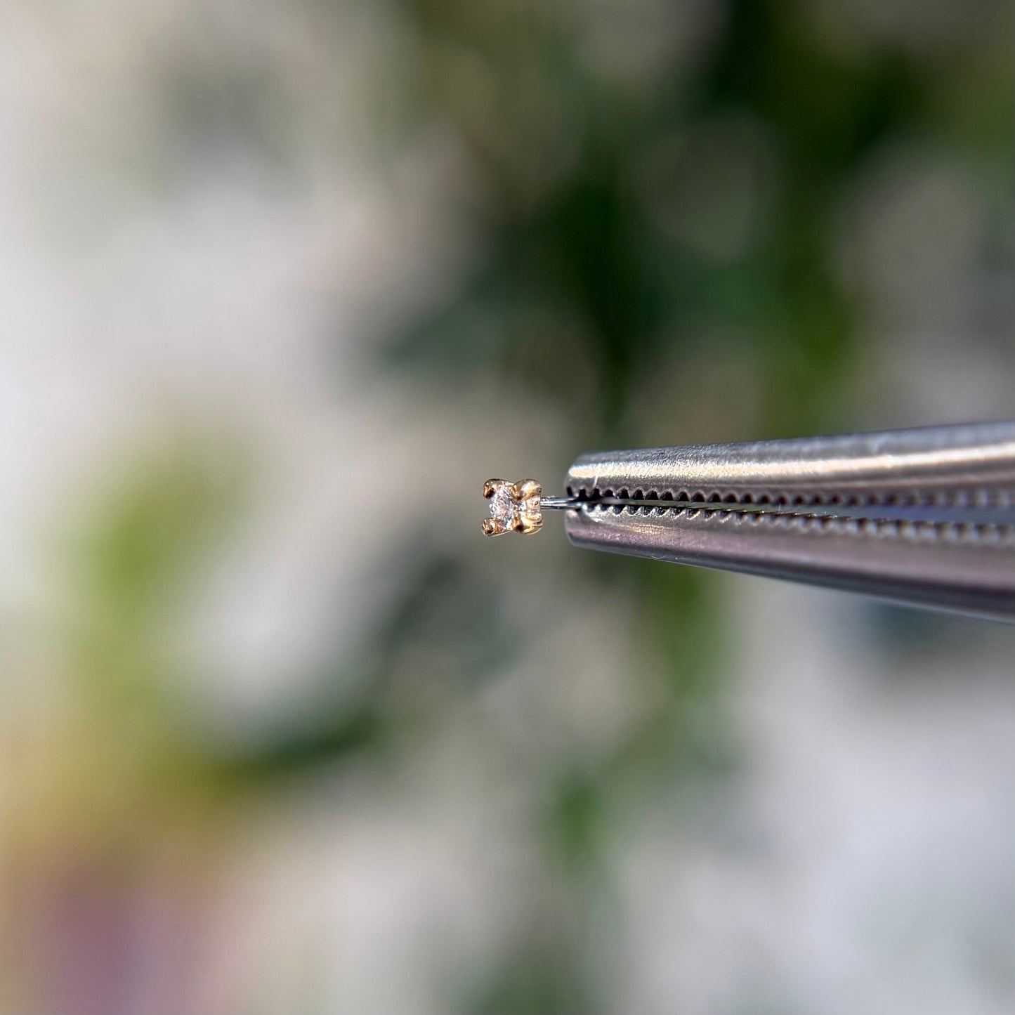 Genuine White Diamond Prong - Threadless End