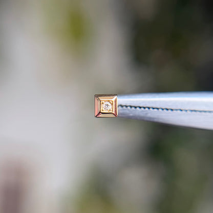 Diamond Pyramid - Threadless End