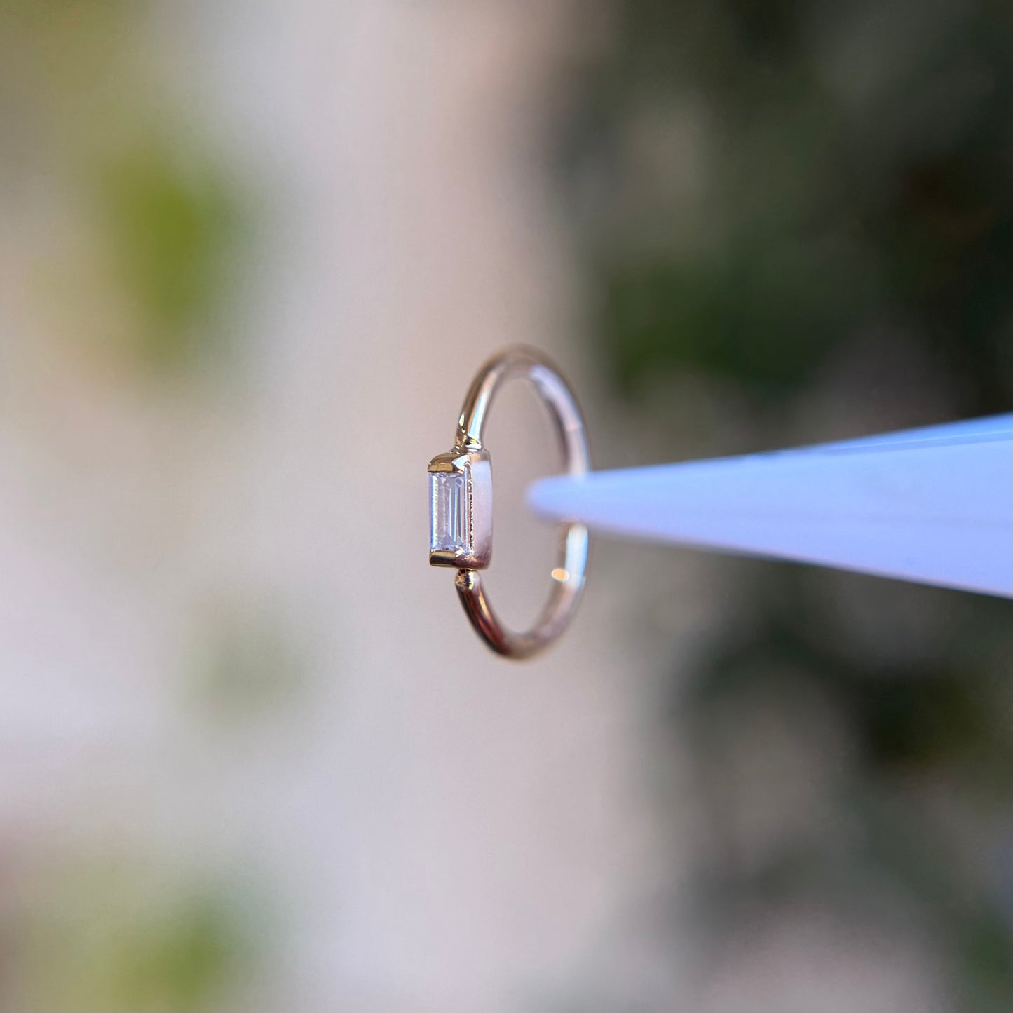 Seamless Fixed Bead Ring - Vertical Baguette