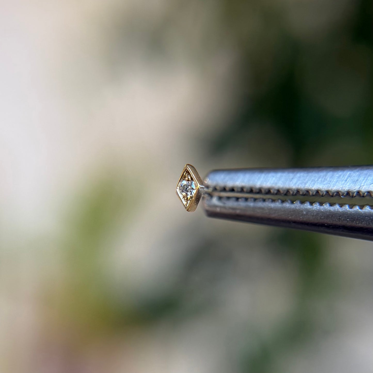 Rhombus - Diamond - Threadless End